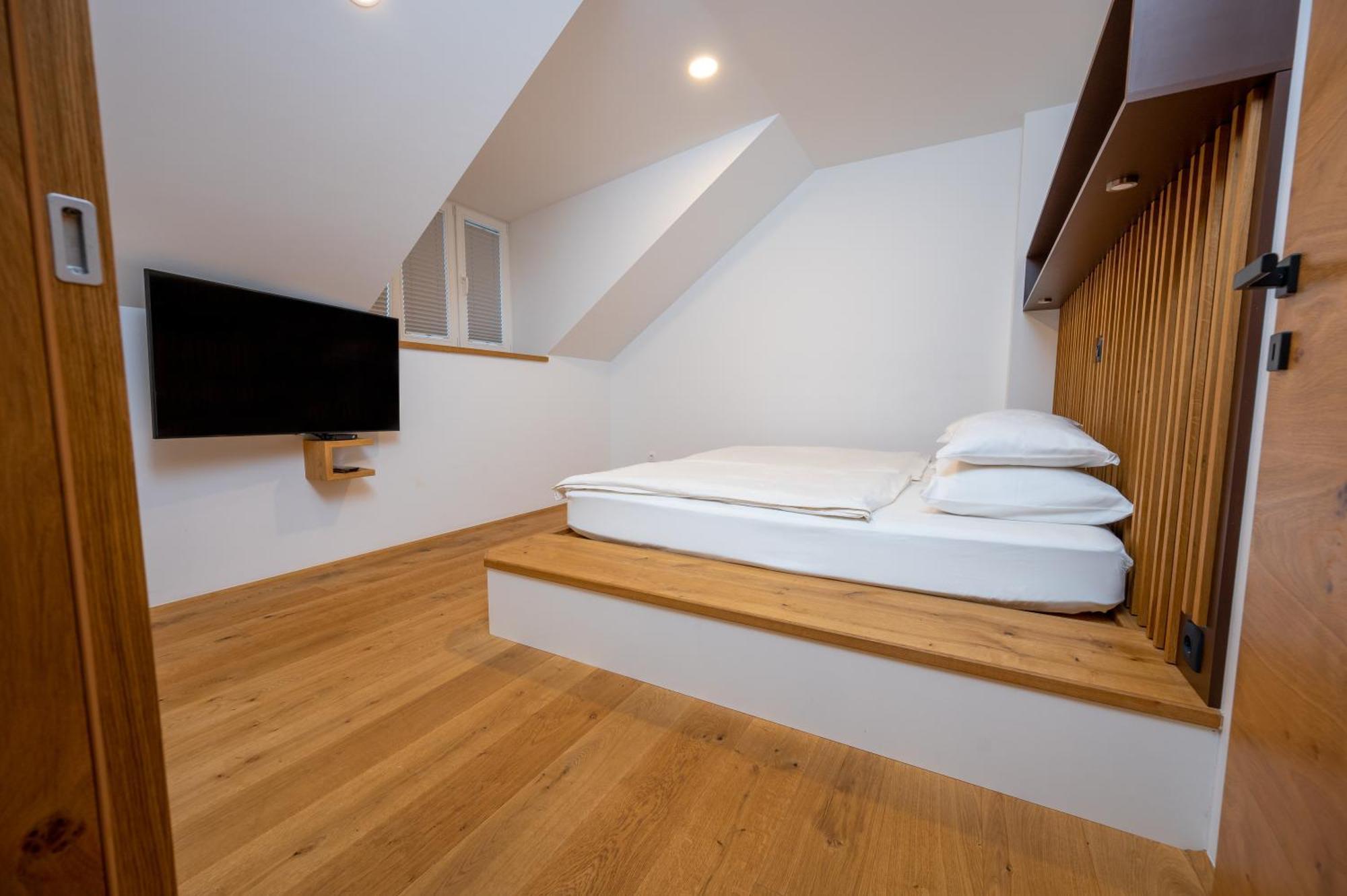 Cirus Apartments โคตเชวิเย ภายนอก รูปภาพ