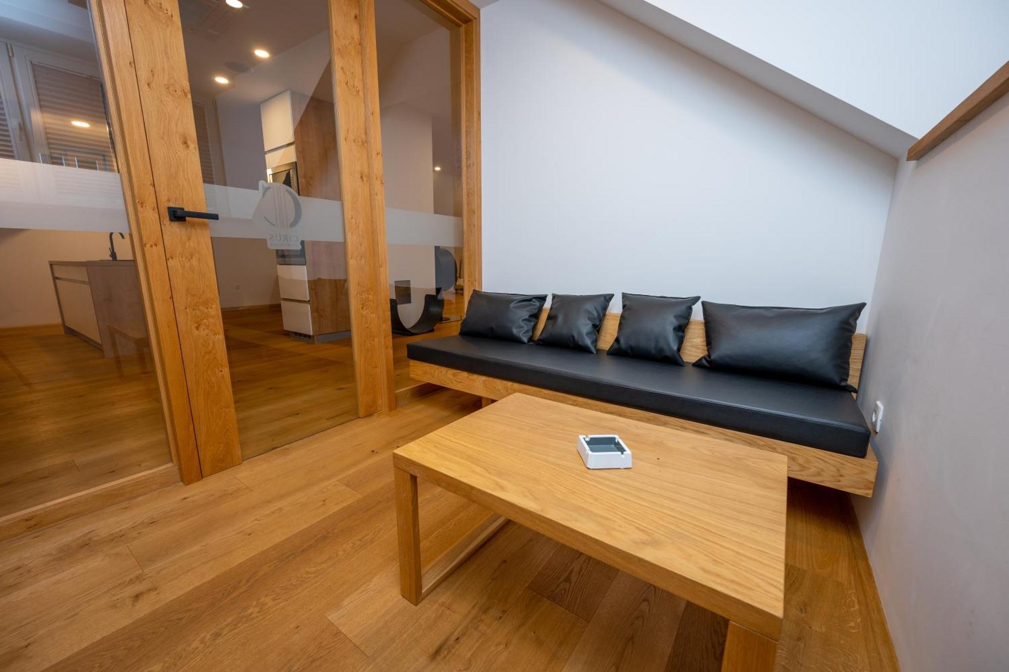 Cirus Apartments โคตเชวิเย ภายนอก รูปภาพ