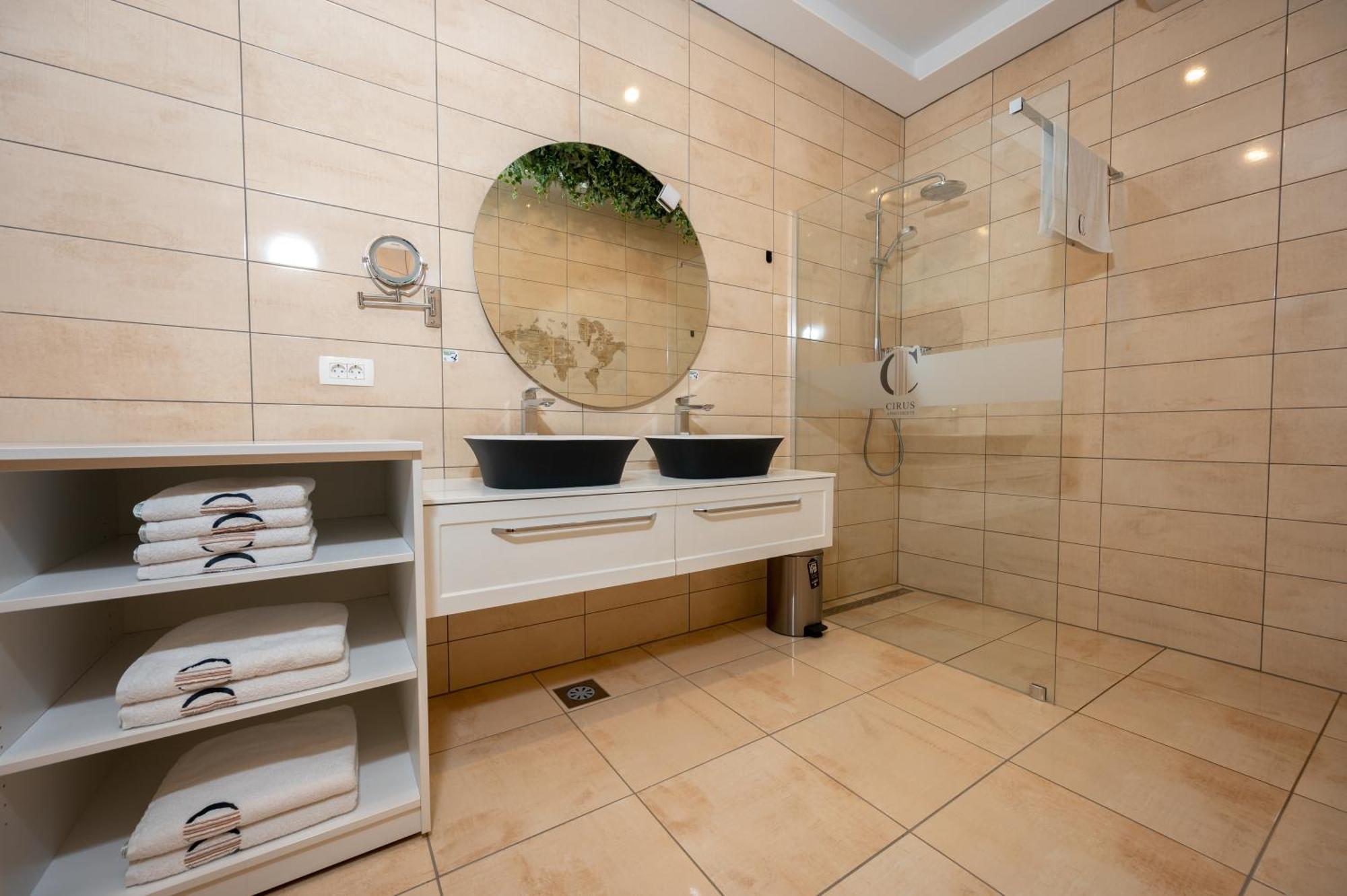Cirus Apartments โคตเชวิเย ภายนอก รูปภาพ